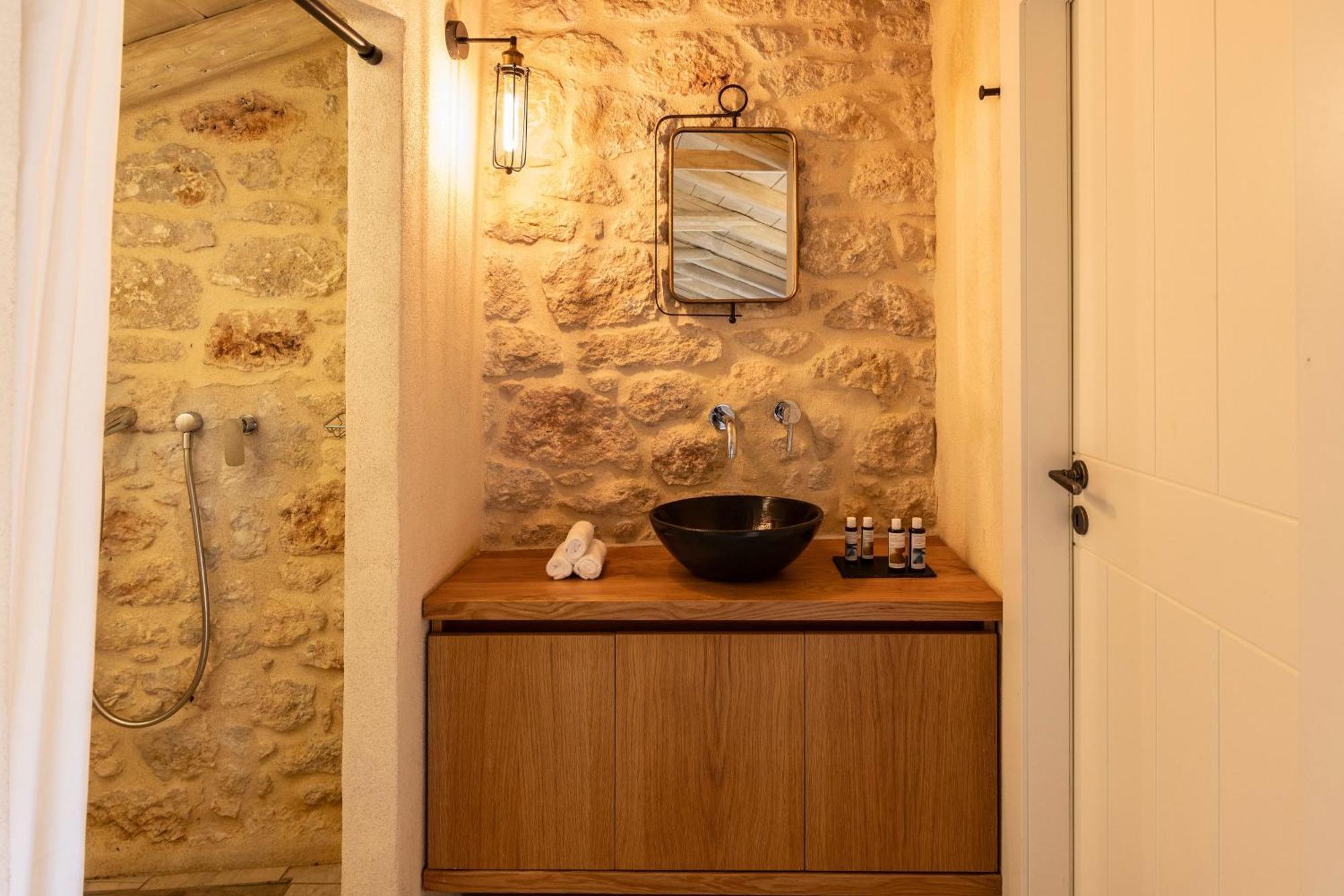 Korona Boutique Hotel Oítilon Eksteriør bilde